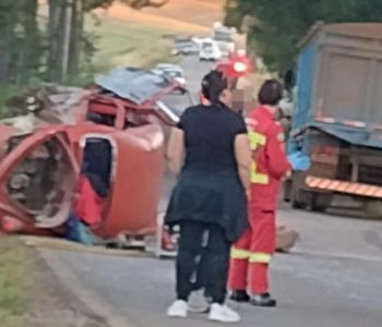 Acidente entre carro e caminhão deixa uma vítima fatal entre Tapejara e Santa Cecília do Sul