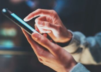 Brasileiro lidera ranking de tempo de uso do celular