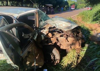 Grave acidente entre carro e trator deixa uma pessoa ferida na RS-475, em Getúlio Vargas