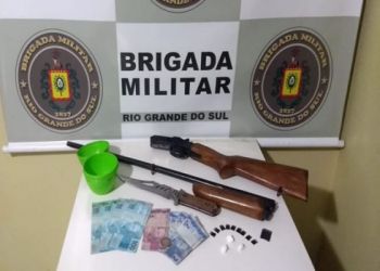 Lagoenses são presos em Barracão por porte ilegal de arma e tráfico