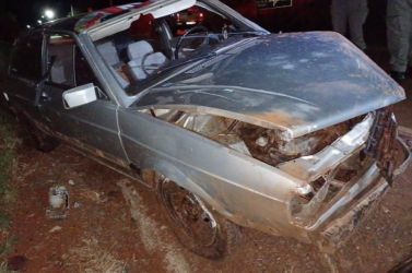 Condutor capota veículo e fica ferido em Sertão