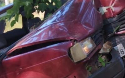 RS: agricultor morre ao colidir carro que conduzia contra árvore