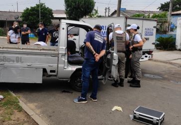 Adolescente é morto com tiros na cabeça dentro de caminhonete da mãe em Canoas