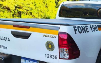 Motociclista é flagrado fazendo malabarismo em via pública de Tapejara