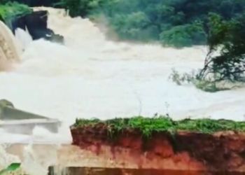 Com risco de rompimento de barragem, moradores deixam suas casas em MG