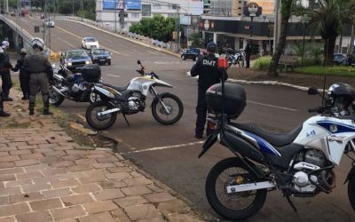 Operação flagra 17 condutores de motocicletas em situação irregular, em Erechim