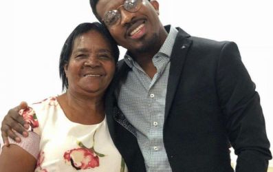 Mãe do cantor Delino Marçal é morta em porta de igreja