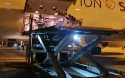 Chega ao Brasil o primeiro lote de vacinas contra covid-19 para crianças