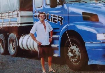Motorista morre esmagado pelo próprio caminhão no RS
